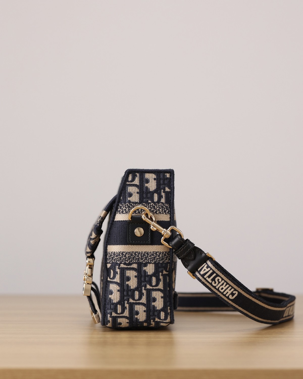 Shebag Super replica Dior Camp bag review(August 2025 Updated)-Best Quality Fake designer Bag Review, Replica designer bag ru Shebag Super replica Dior Camp bag review(August 2025 Updated)-Best Quality Fake designer Bag Review, Replica designer bag ru