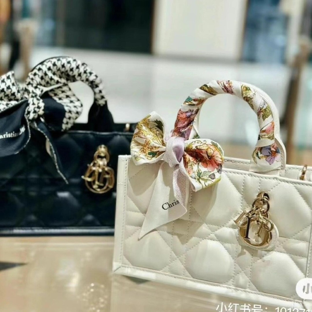 Shebag super replica Dior Mini tote bag white and black review(August 2025 updated)-Best Quality Fake designer Bag Review, Replica designer bag ru Shebag super replica Dior Mini tote bag white and black review(August 2025 updated)-Best Quality Fake designer Bag Review, Replica designer bag ru