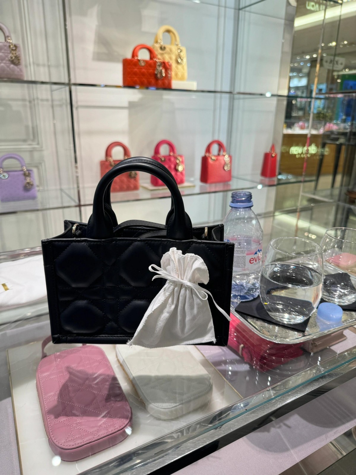 Shebag super replica Dior Mini tote bag white and black review(August 2025 updated)-Best Quality Fake designer Bag Review, Replica designer bag ru Shebag super replica Dior Mini tote bag white and black review(August 2025 updated)-Best Quality Fake designer Bag Review, Replica designer bag ru