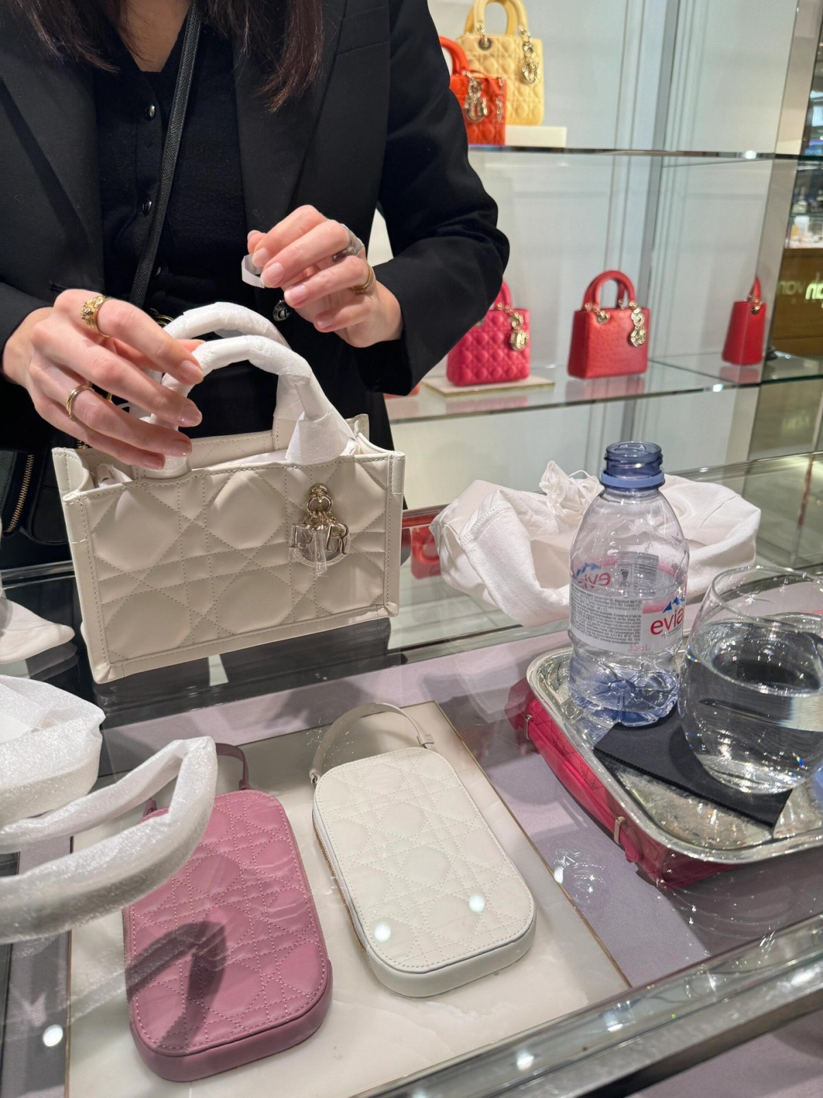 Shebag super replica Dior Mini tote bag white and black review(August 2025 updated)-Best Quality Fake designer Bag Review, Replica designer bag ru Shebag super replica Dior Mini tote bag white and black review(August 2025 updated)-Best Quality Fake designer Bag Review, Replica designer bag ru