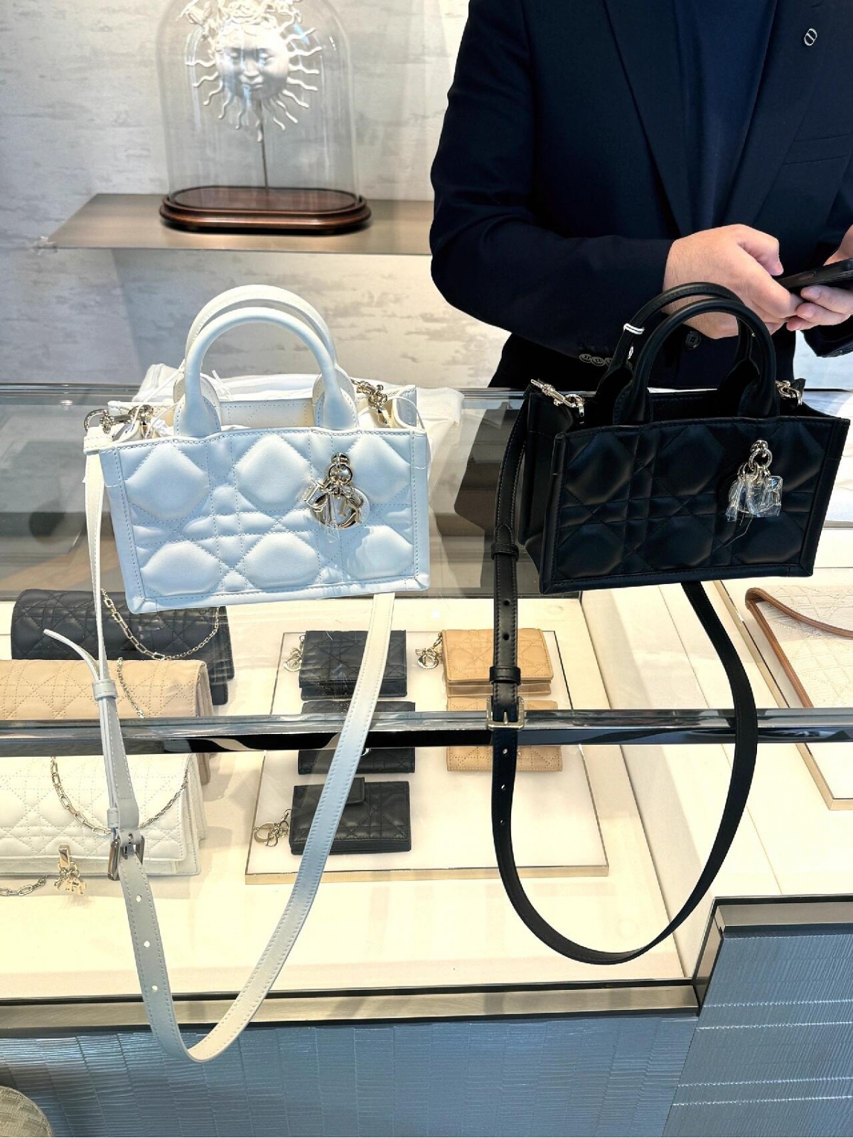 Shebag super replica Dior Mini tote bag white and black review(August 2025 updated)-Best Quality Fake designer Bag Review, Replica designer bag ru Shebag super replica Dior Mini tote bag white and black review(August 2025 updated)-Best Quality Fake designer Bag Review, Replica designer bag ru