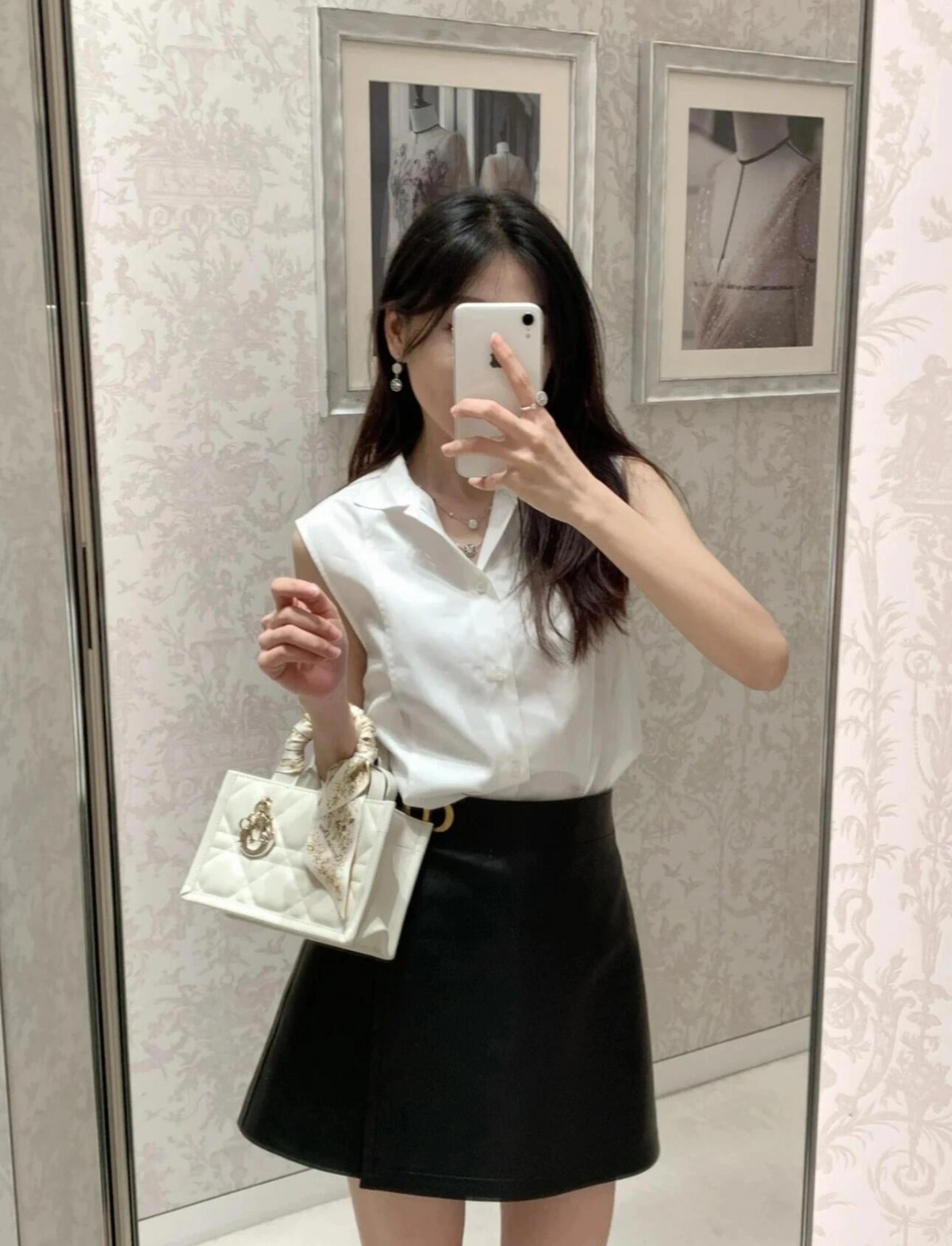 Shebag super replica Dior Mini tote bag white and black review(August 2025 updated)-Best Quality Fake designer Bag Review, Replica designer bag ru Shebag super replica Dior Mini tote bag white and black review(August 2025 updated)-Best Quality Fake designer Bag Review, Replica designer bag ru