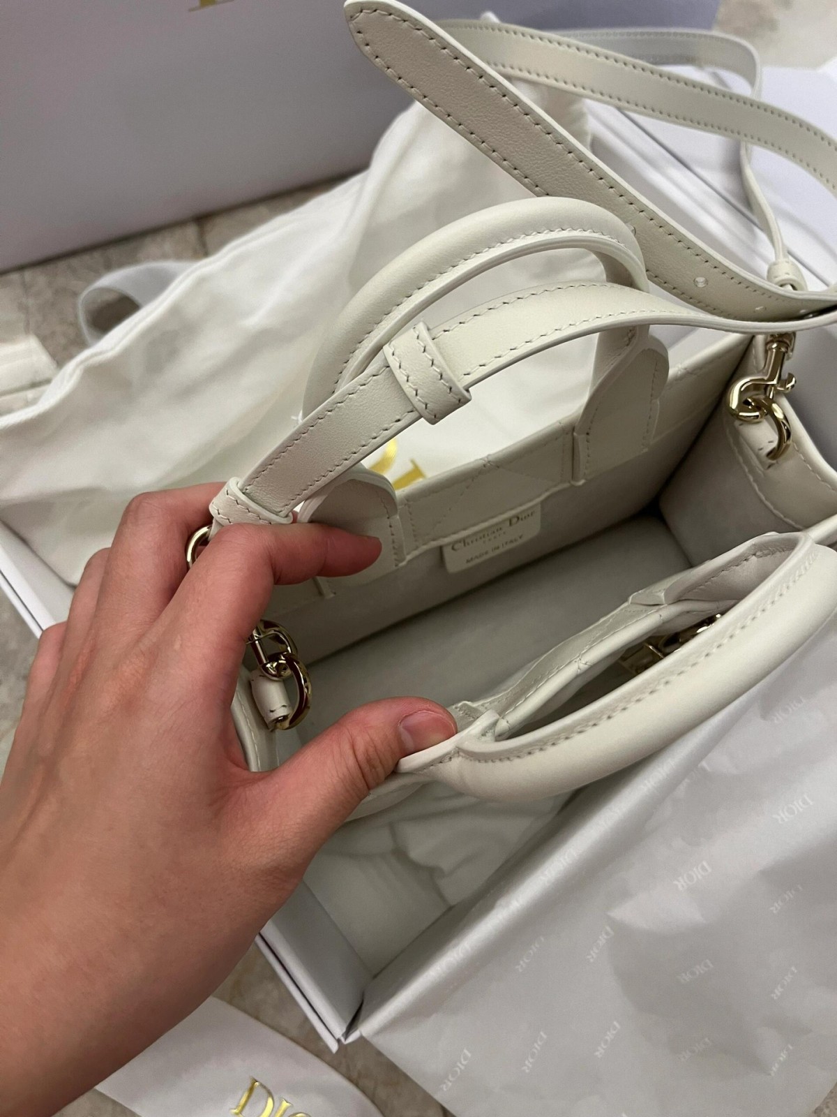 Shebag super replica Dior Mini tote bag white and black review(August 2025 updated)-Best Quality Fake designer Bag Review, Replica designer bag ru Shebag super replica Dior Mini tote bag white and black review(August 2025 updated)-Best Quality Fake designer Bag Review, Replica designer bag ru