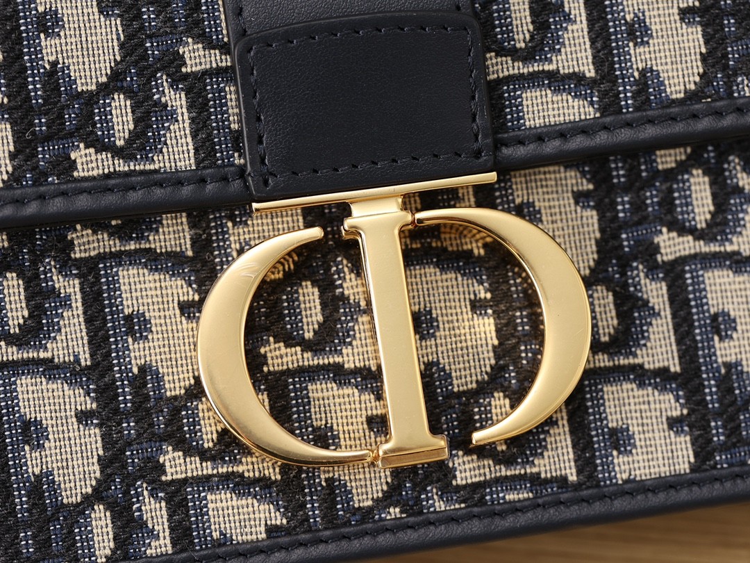 Shebag Super replica Dior Montaigne 30 east west bag review (August 2025 updated)-Best Quality Fake designer Bag Review, Replica designer bag ru Shebag Super replica Dior Montaigne 30 east west bag review (August 2025 updated)-Best Quality Fake designer Bag Review, Replica designer bag ru