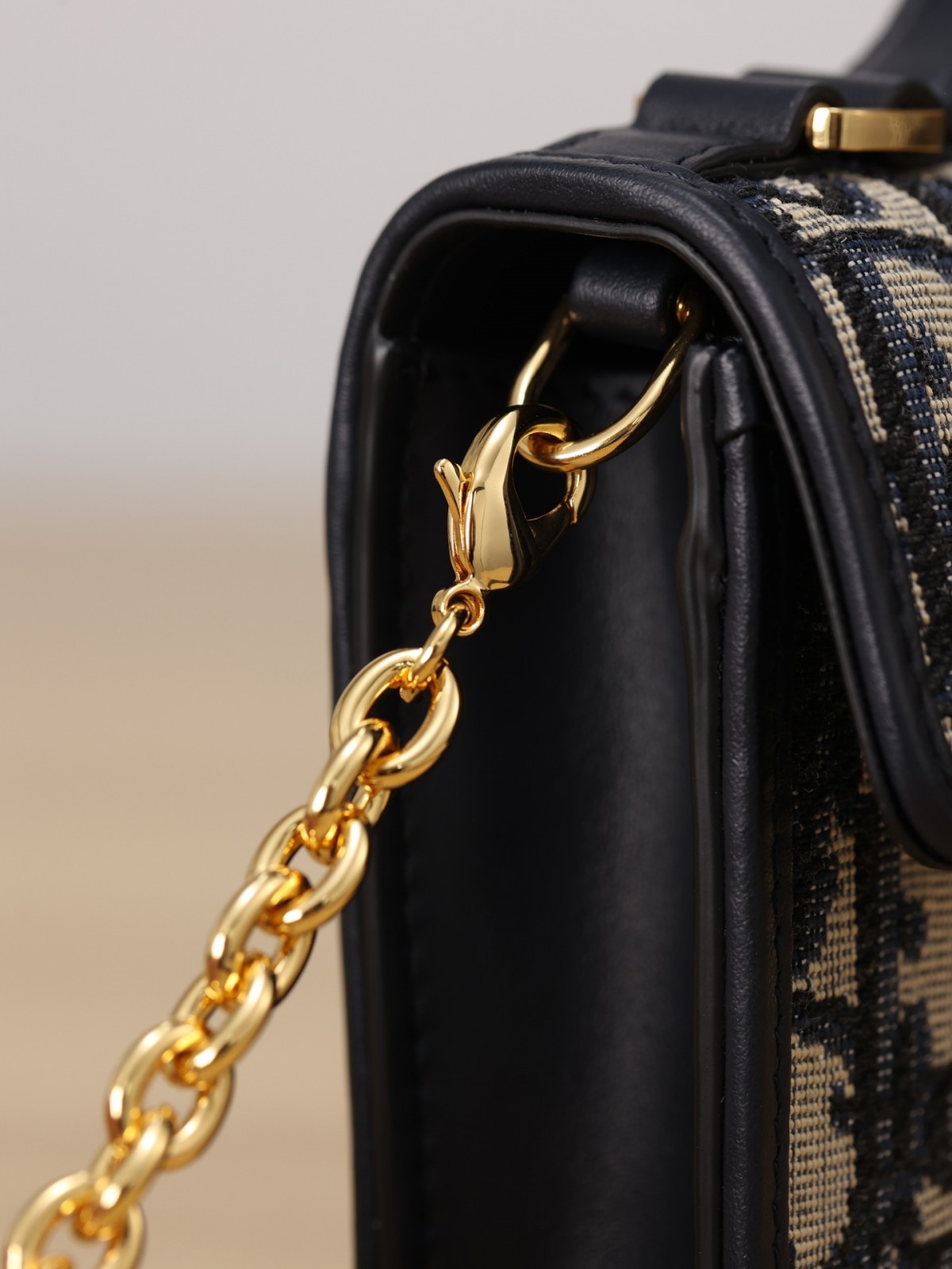 Shebag Super replica Dior Montaigne 30 east west bag review (August 2025 updated)-Best Quality Fake designer Bag Review, Replica designer bag ru Shebag Super replica Dior Montaigne 30 east west bag review (August 2025 updated)-Best Quality Fake designer Bag Review, Replica designer bag ru