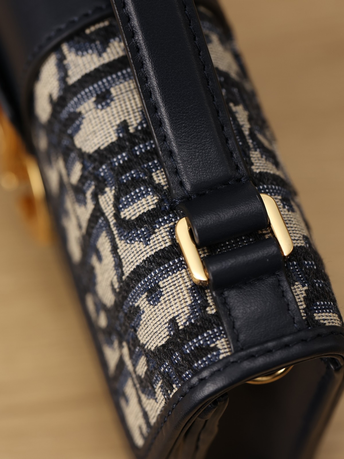 Shebag Super replica Dior Montaigne 30 east west bag review (August 2025 updated)-Best Quality Fake designer Bag Review, Replica designer bag ru Shebag Super replica Dior Montaigne 30 east west bag review (August 2025 updated)-Best Quality Fake designer Bag Review, Replica designer bag ru