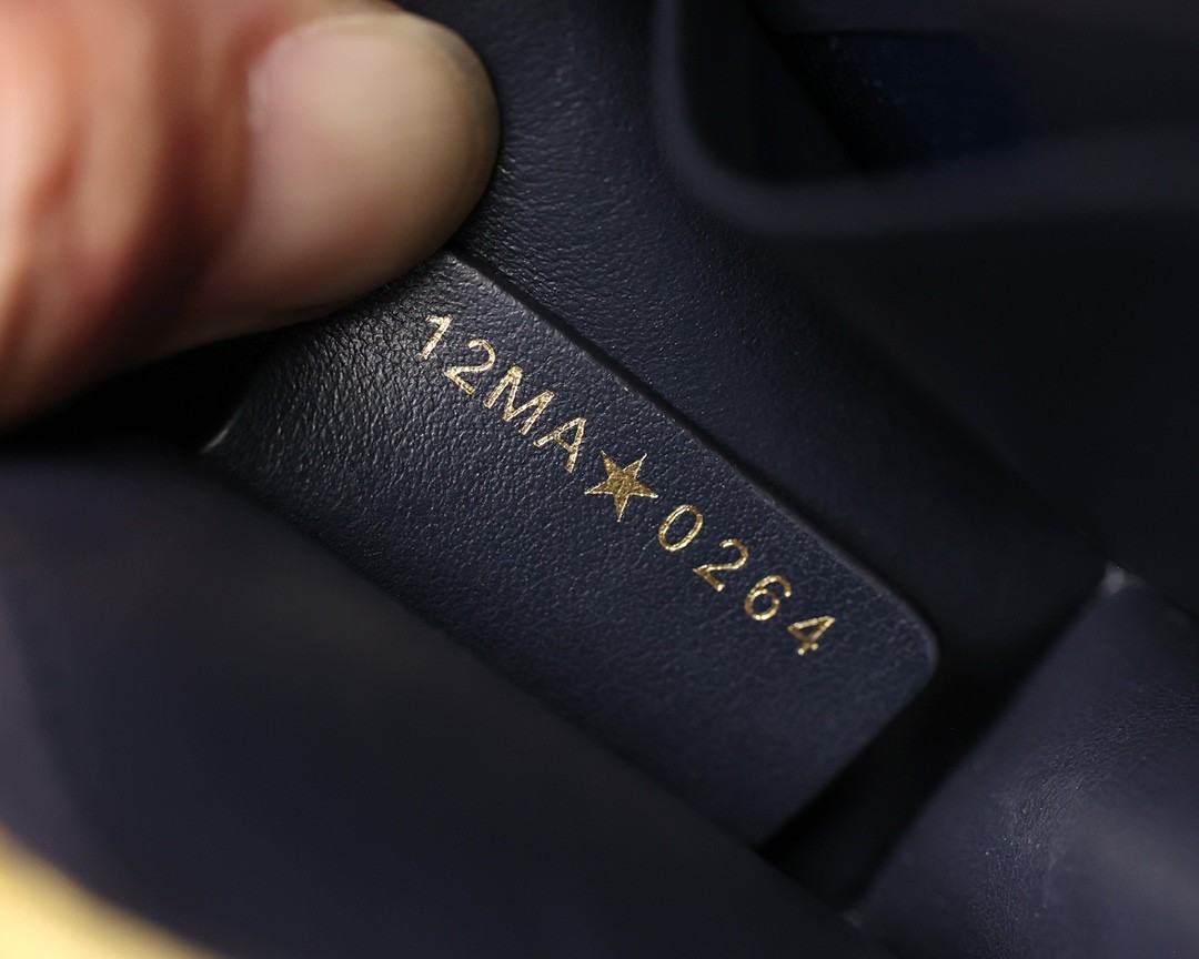 Shebag Super replica Dior Montaigne 30 east west bag review (August 2025 updated)-Best Quality Fake designer Bag Review, Replica designer bag ru Shebag Super replica Dior Montaigne 30 east west bag review (August 2025 updated)-Best Quality Fake designer Bag Review, Replica designer bag ru