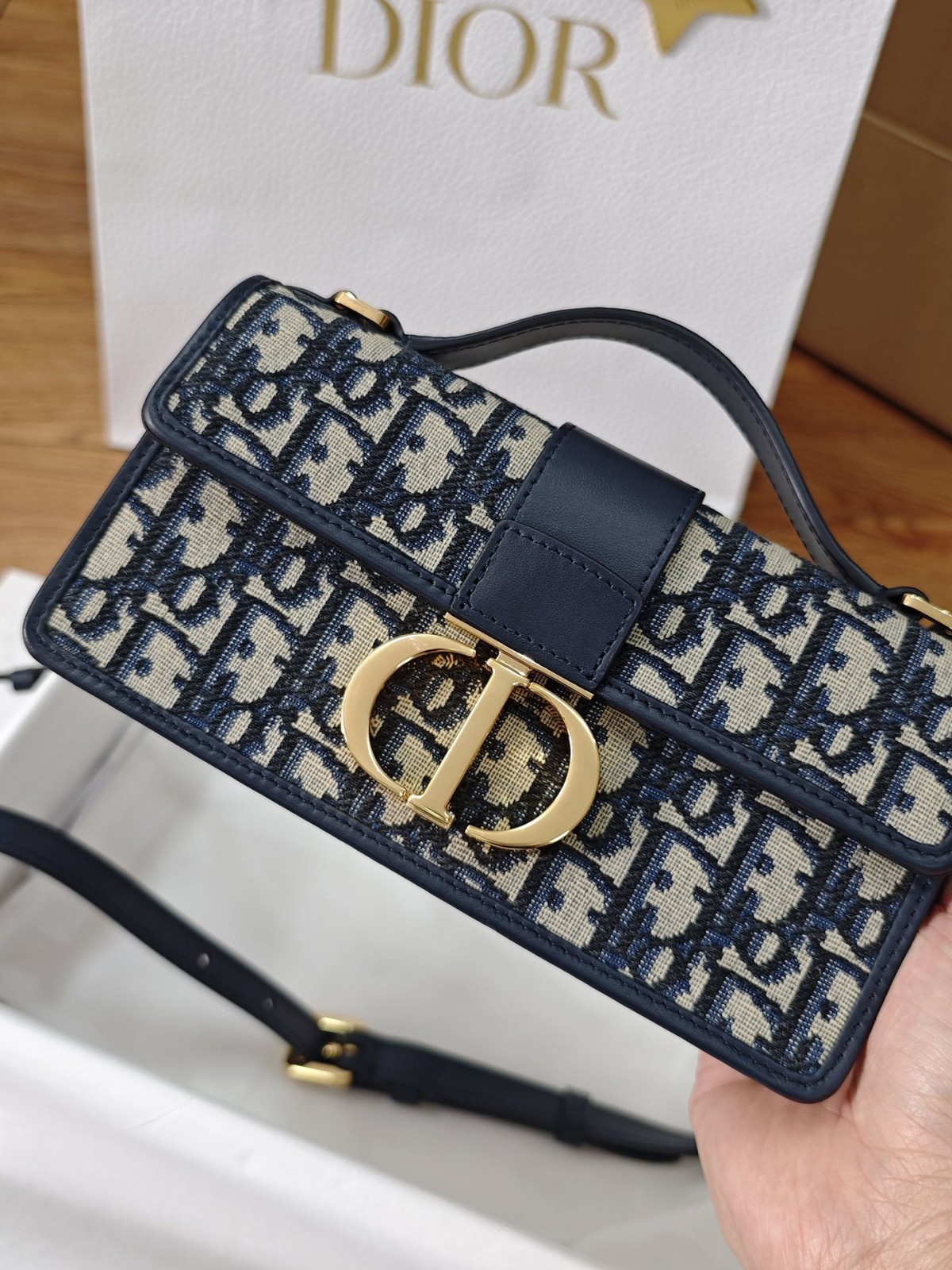 Shebag Super replica Dior Montaigne 30 east west bag review (August 2025 updated)-Best Quality Fake designer Bag Review, Replica designer bag ru Shebag Super replica Dior Montaigne 30 east west bag review (August 2025 updated)-Best Quality Fake designer Bag Review, Replica designer bag ru