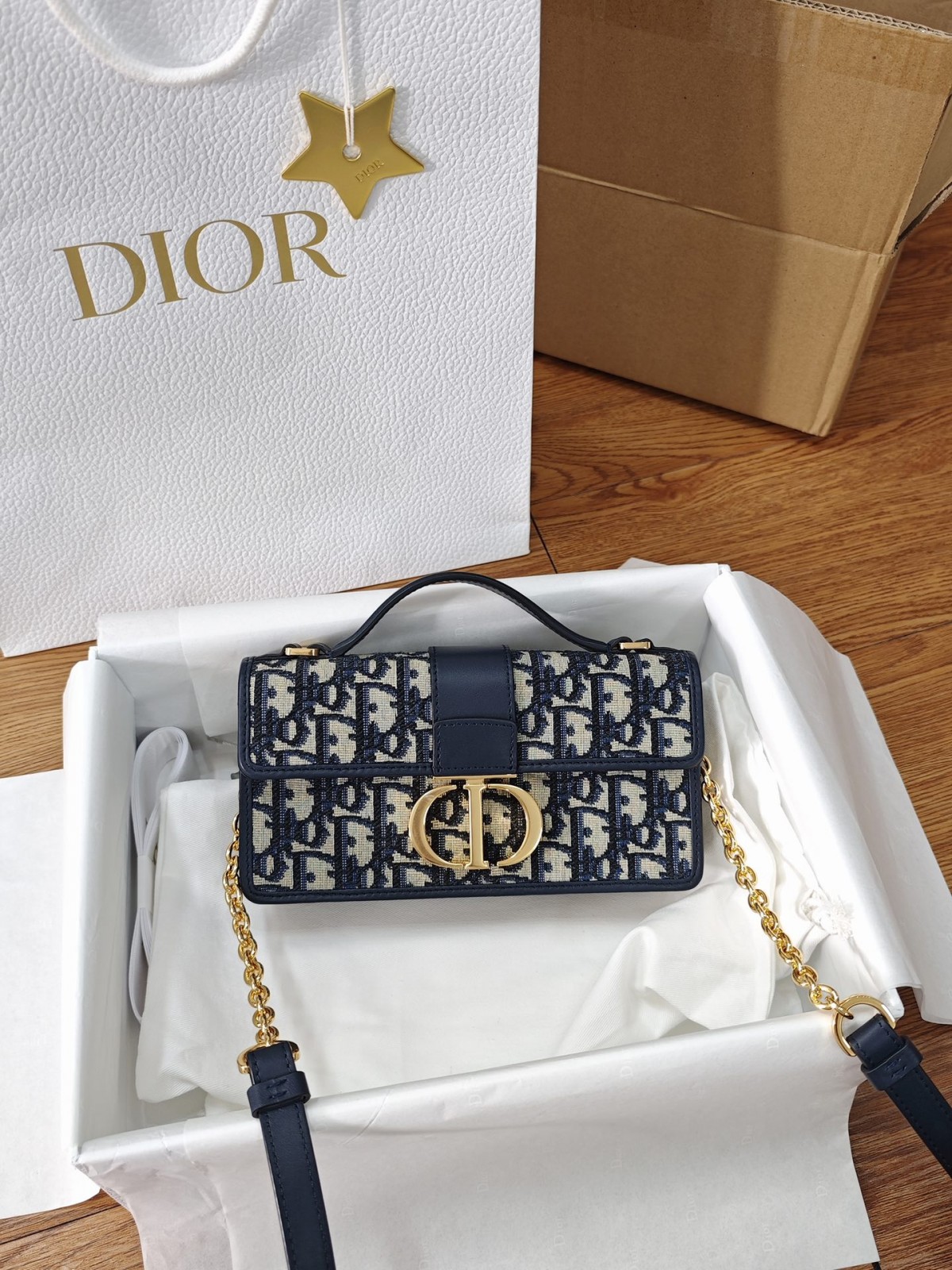 Shebag Super replica Dior Montaigne 30 east west bag review (August 2025 updated)-Best Quality Fake designer Bag Review, Replica designer bag ru Shebag Super replica Dior Montaigne 30 east west bag review (August 2025 updated)-Best Quality Fake designer Bag Review, Replica designer bag ru
