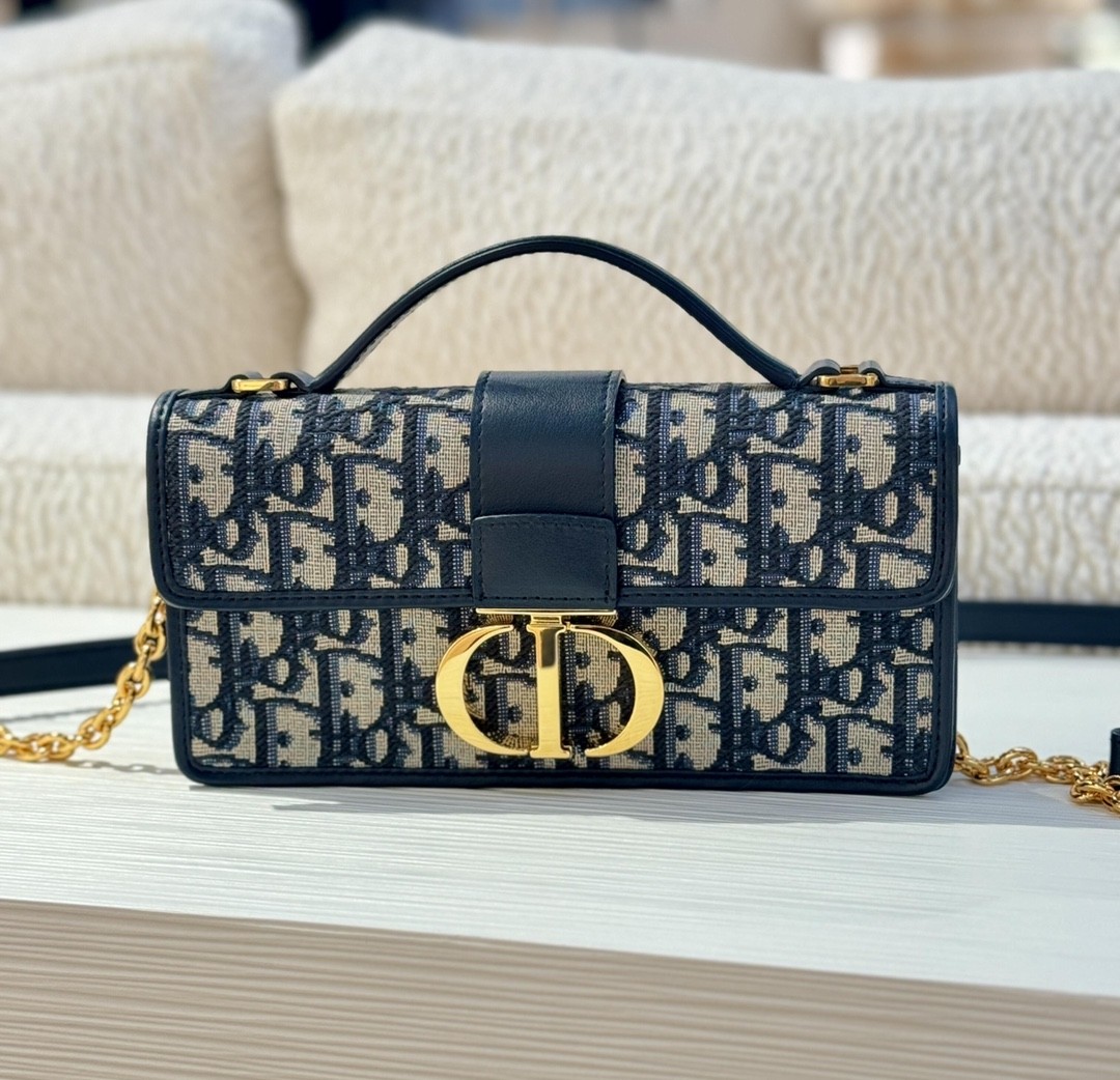 Shebag Super replica Dior Montaigne 30 east west bag review (August 2025 updated)-Best Quality Fake designer Bag Review, Replica designer bag ru Shebag Super replica Dior Montaigne 30 east west bag review (August 2025 updated)-Best Quality Fake designer Bag Review, Replica designer bag ru