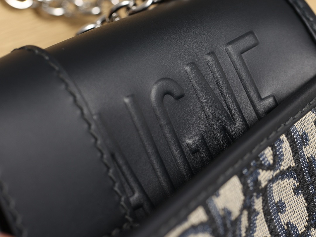 Shebag Super replica Dior Montaigne 30 east west bag review (August 2025 updated)-Best Quality Fake designer Bag Review, Replica designer bag ru Shebag Super replica Dior Montaigne 30 east west bag review (August 2025 updated)-Best Quality Fake designer Bag Review, Replica designer bag ru