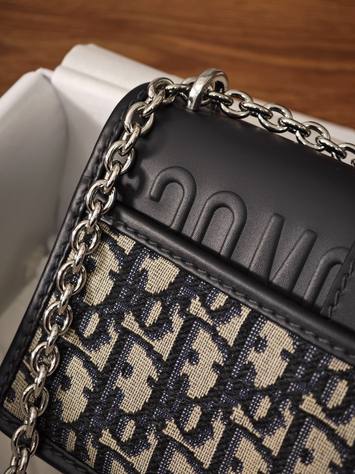 Shebag Super replica Dior Montaigne 30 east west bag review (August 2025 updated)-Best Quality Fake designer Bag Review, Replica designer bag ru Shebag Super replica Dior Montaigne 30 east west bag review (August 2025 updated)-Best Quality Fake designer Bag Review, Replica designer bag ru