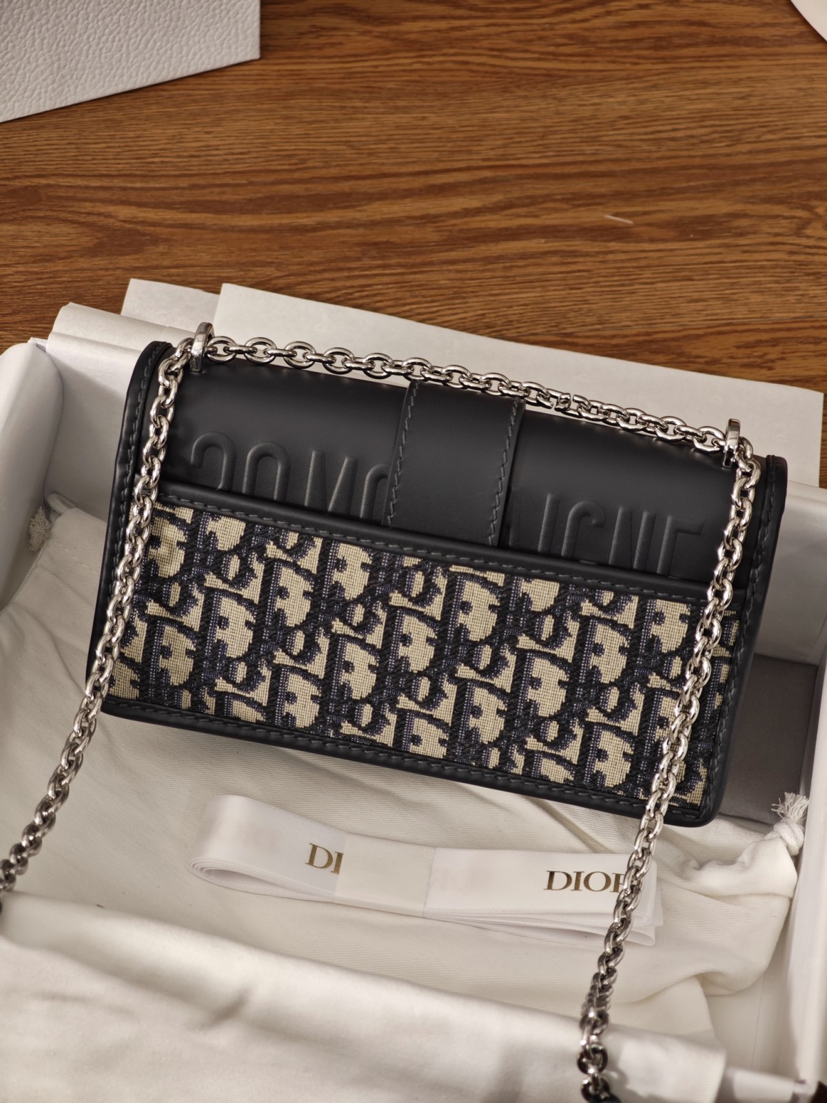 Shebag Super replica Dior Montaigne 30 east west bag review (August 2025 updated)-Best Quality Fake designer Bag Review, Replica designer bag ru Shebag Super replica Dior Montaigne 30 east west bag review (August 2025 updated)-Best Quality Fake designer Bag Review, Replica designer bag ru