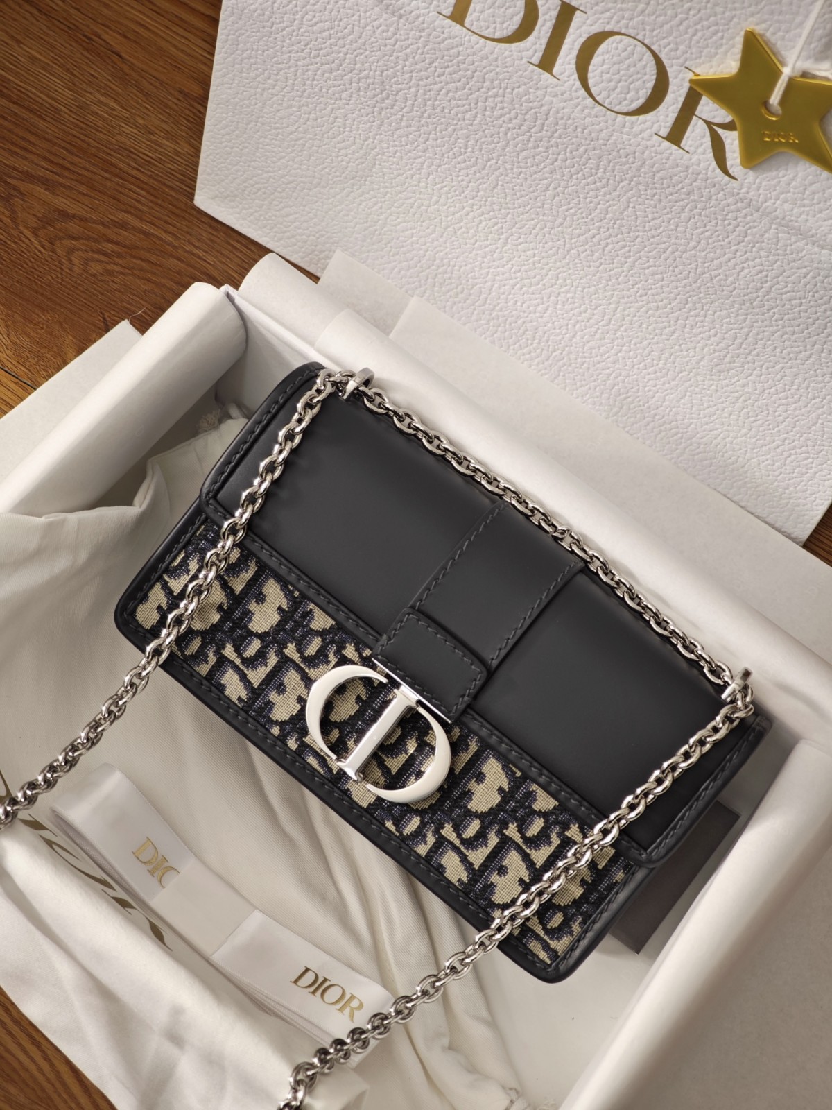 Shebag Super replica Dior Montaigne 30 east west bag review (August 2025 updated)-Best Quality Fake designer Bag Review, Replica designer bag ru Shebag Super replica Dior Montaigne 30 east west bag review (August 2025 updated)-Best Quality Fake designer Bag Review, Replica designer bag ru