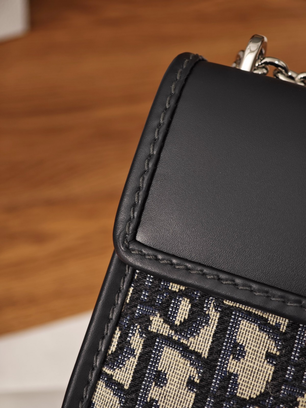 Shebag Super replica Dior Montaigne 30 east west bag review (August 2025 updated)-Best Quality Fake designer Bag Review, Replica designer bag ru Shebag Super replica Dior Montaigne 30 east west bag review (August 2025 updated)-Best Quality Fake designer Bag Review, Replica designer bag ru