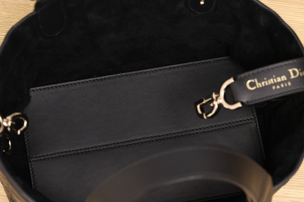 Shebag Super replica Dior toujours bag medium size review(August 2025 updated)-Best Quality Fake designer Bag Review, Replica designer bag ru Shebag Super replica Dior toujours bag medium size review(August 2025 updated)-Best Quality Fake designer Bag Review, Replica designer bag ru