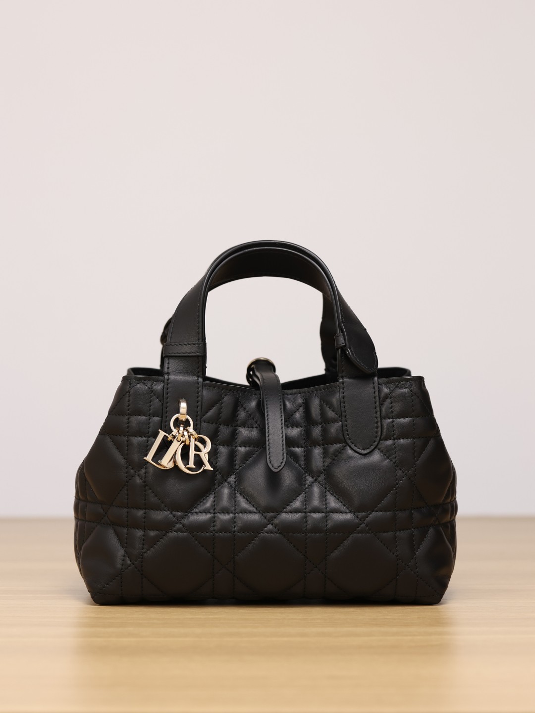 Shebag Super replica Dior toujours bag medium size review(August 2025 updated)-Best Quality Fake designer Bag Review, Replica designer bag ru Shebag Super replica Dior toujours bag medium size review(August 2025 updated)-Best Quality Fake designer Bag Review, Replica designer bag ru