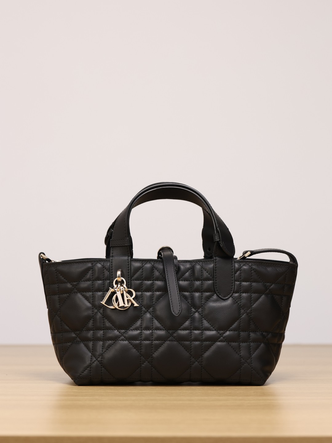 Shebag Super replica Dior toujours bag medium size review(August 2025 updated)-Best Quality Fake designer Bag Review, Replica designer bag ru Shebag Super replica Dior toujours bag medium size review(August 2025 updated)-Best Quality Fake designer Bag Review, Replica designer bag ru