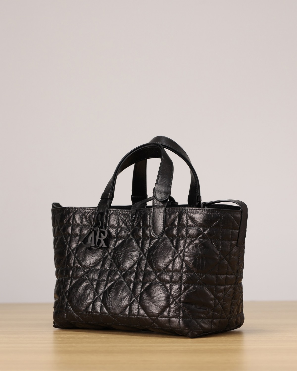 Shebag super replica Dior Toujours medium oil Wax leather bag review(August 2025 updated)-Best Quality Fake designer Bag Review, Replica designer bag ru Shebag super replica Dior Toujours medium oil Wax leather bag review(August 2025 updated)-Best Quality Fake designer Bag Review, Replica designer bag ru
