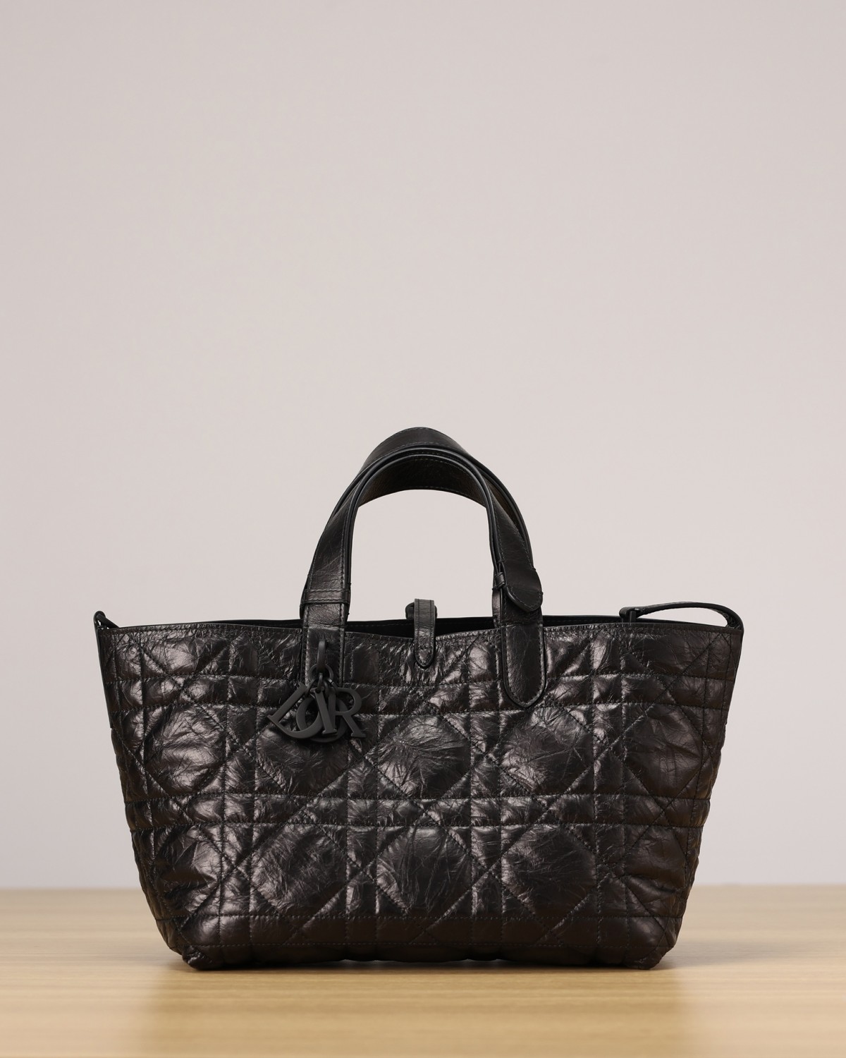 Shebag super replica Dior Toujours medium oil Wax leather bag review(August 2025 updated)-Best Quality Fake designer Bag Review, Replica designer bag ru Shebag super replica Dior Toujours medium oil Wax leather bag review(August 2025 updated)-Best Quality Fake designer Bag Review, Replica designer bag ru
