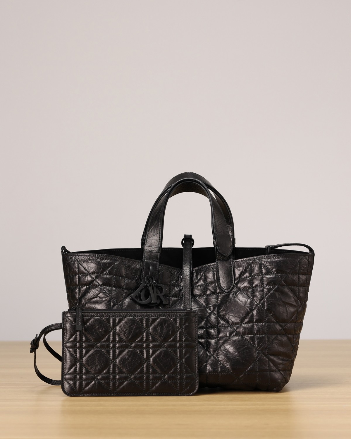 Shebag super replica Dior Toujours medium oil Wax leather bag review(August 2025 updated)-Best Quality Fake designer Bag Review, Replica designer bag ru Shebag super replica Dior Toujours medium oil Wax leather bag review(August 2025 updated)-Best Quality Fake designer Bag Review, Replica designer bag ru