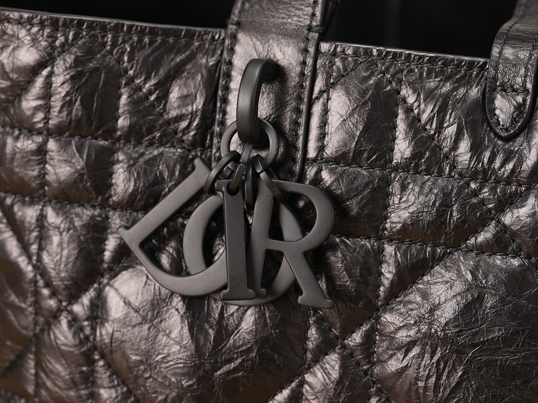 Shebag super replica Dior Toujours medium oil Wax leather bag review(August 2025 updated)-Best Quality Fake designer Bag Review, Replica designer bag ru Shebag super replica Dior Toujours medium oil Wax leather bag review(August 2025 updated)-Best Quality Fake designer Bag Review, Replica designer bag ru
