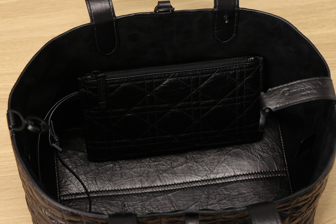 Shebag super replica Dior Toujours medium oil Wax leather bag review(August 2025 updated)-Best Quality Fake designer Bag Review, Replica designer bag ru Shebag super replica Dior Toujours medium oil Wax leather bag review(August 2025 updated)-Best Quality Fake designer Bag Review, Replica designer bag ru