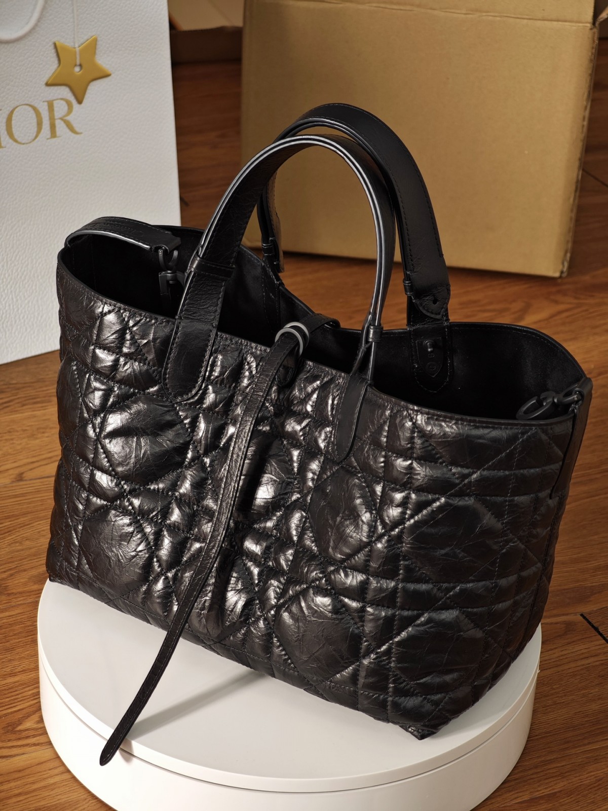 Shebag super replica Dior Toujours medium oil Wax leather bag review(August 2025 updated)-Best Quality Fake designer Bag Review, Replica designer bag ru Shebag super replica Dior Toujours medium oil Wax leather bag review(August 2025 updated)-Best Quality Fake designer Bag Review, Replica designer bag ru