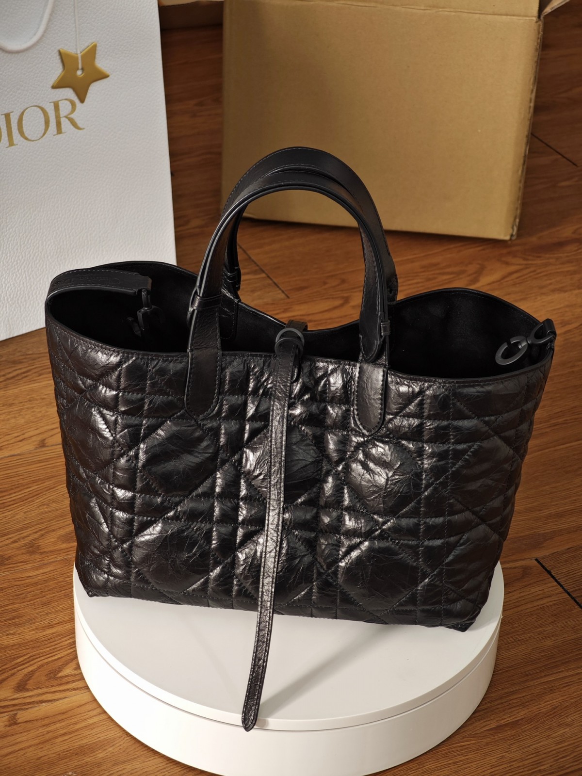 Shebag super replica Dior Toujours medium oil Wax leather bag review(August 2025 updated)-Best Quality Fake designer Bag Review, Replica designer bag ru Shebag super replica Dior Toujours medium oil Wax leather bag review(August 2025 updated)-Best Quality Fake designer Bag Review, Replica designer bag ru