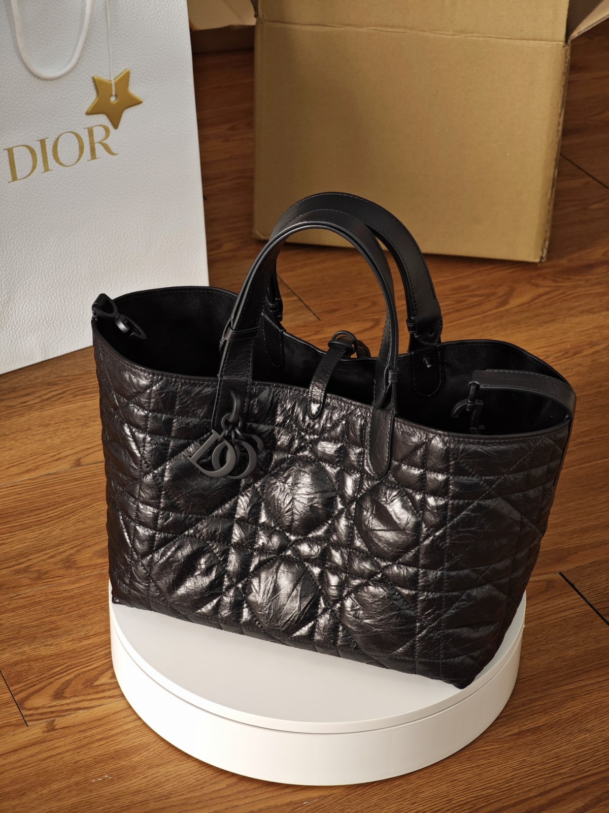Shebag super replica Dior Toujours medium oil Wax leather bag review(August 2025 updated)-Best Quality Fake designer Bag Review, Replica designer bag ru Shebag super replica Dior Toujours medium oil Wax leather bag review(August 2025 updated)-Best Quality Fake designer Bag Review, Replica designer bag ru