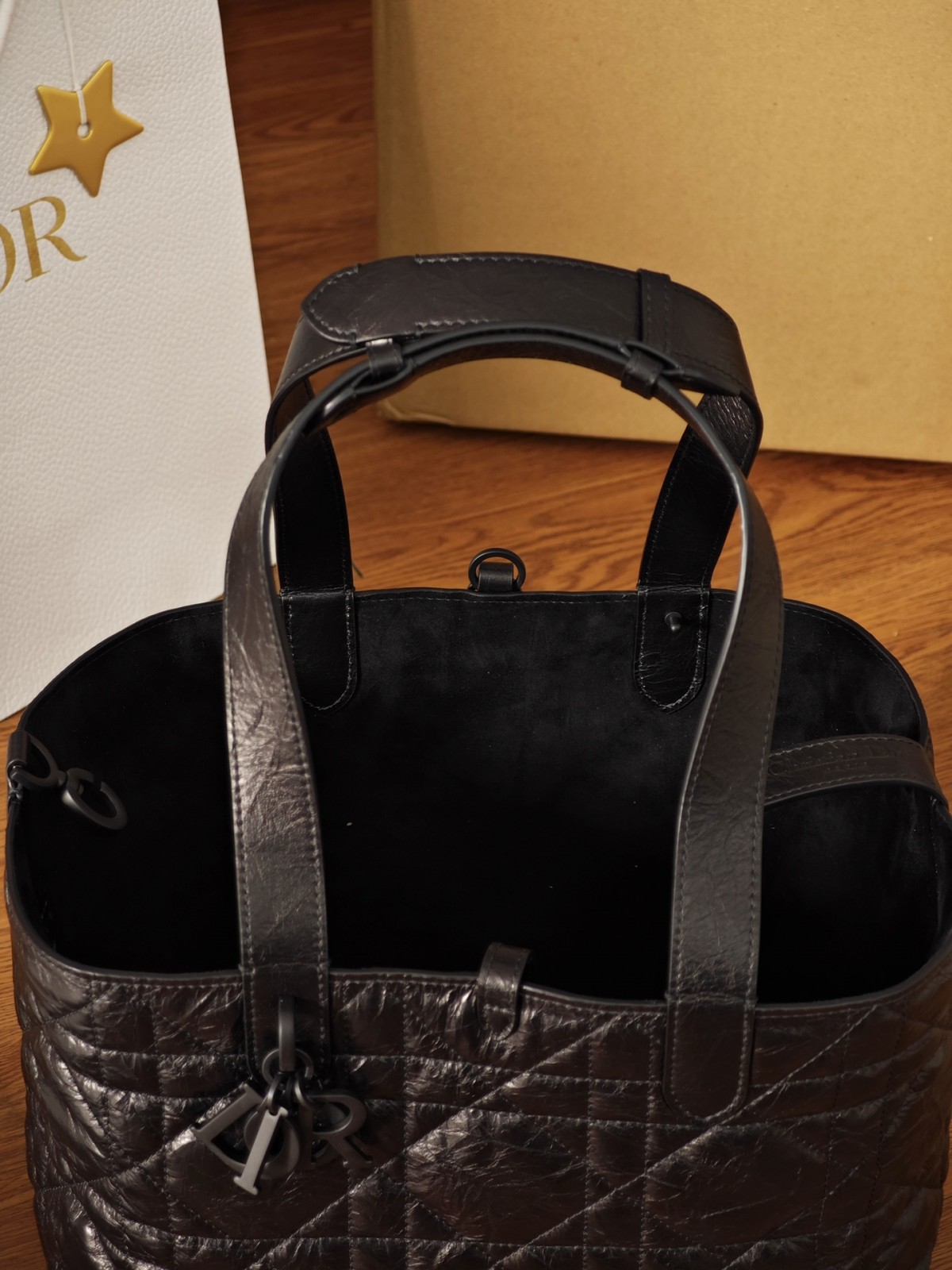 Shebag super replica Dior Toujours medium oil Wax leather bag review(August 2025 updated)-Best Quality Fake designer Bag Review, Replica designer bag ru Shebag super replica Dior Toujours medium oil Wax leather bag review(August 2025 updated)-Best Quality Fake designer Bag Review, Replica designer bag ru