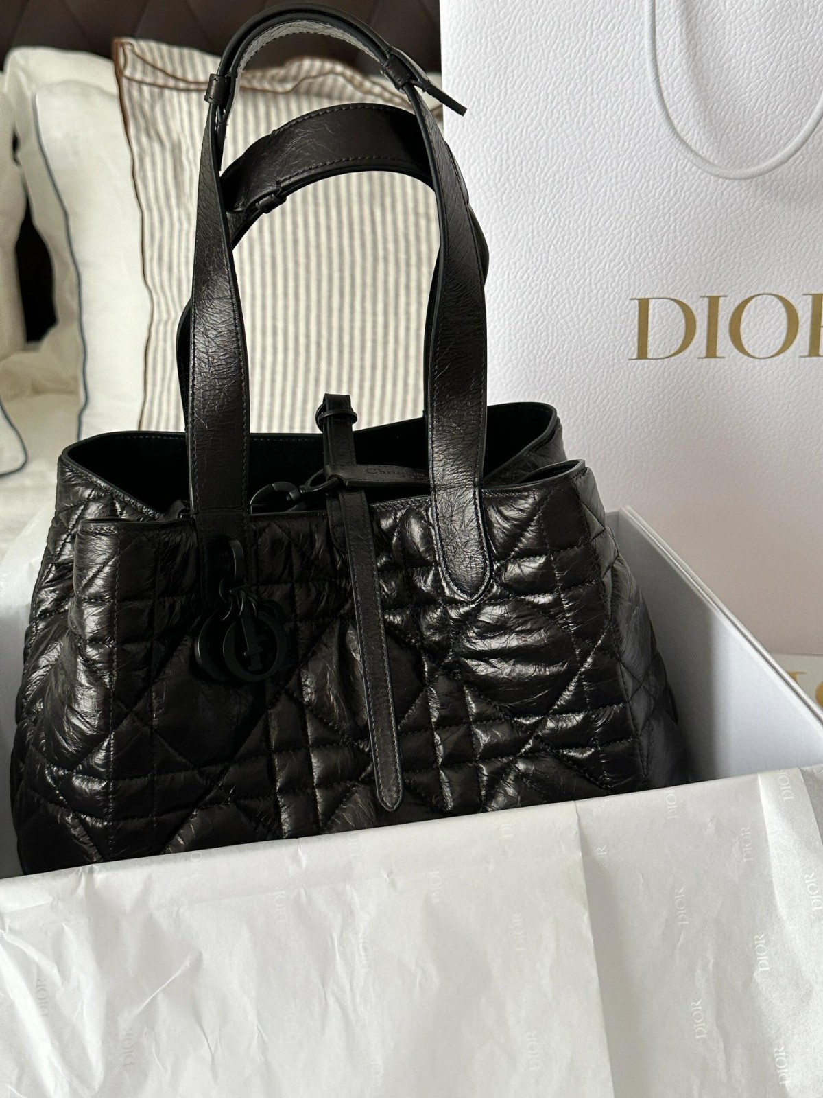 Shebag super replica Dior Toujours medium oil Wax leather bag review(August 2025 updated)-Best Quality Fake designer Bag Review, Replica designer bag ru Shebag super replica Dior Toujours medium oil Wax leather bag review(August 2025 updated)-Best Quality Fake designer Bag Review, Replica designer bag ru