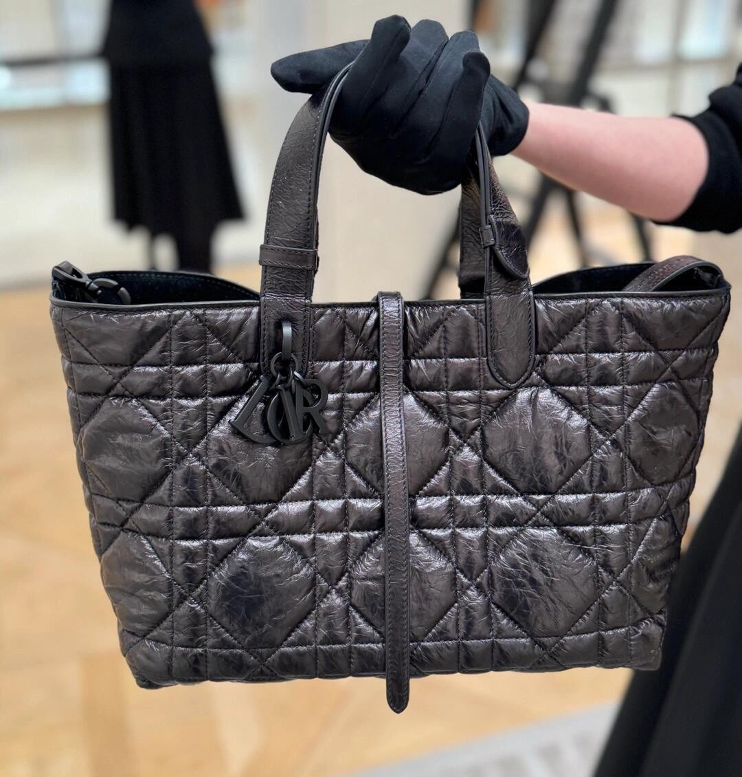 Shebag super replica Dior Toujours medium oil Wax leather bag review(August 2025 updated)-Best Quality Fake designer Bag Review, Replica designer bag ru Shebag super replica Dior Toujours medium oil Wax leather bag review(August 2025 updated)-Best Quality Fake designer Bag Review, Replica designer bag ru