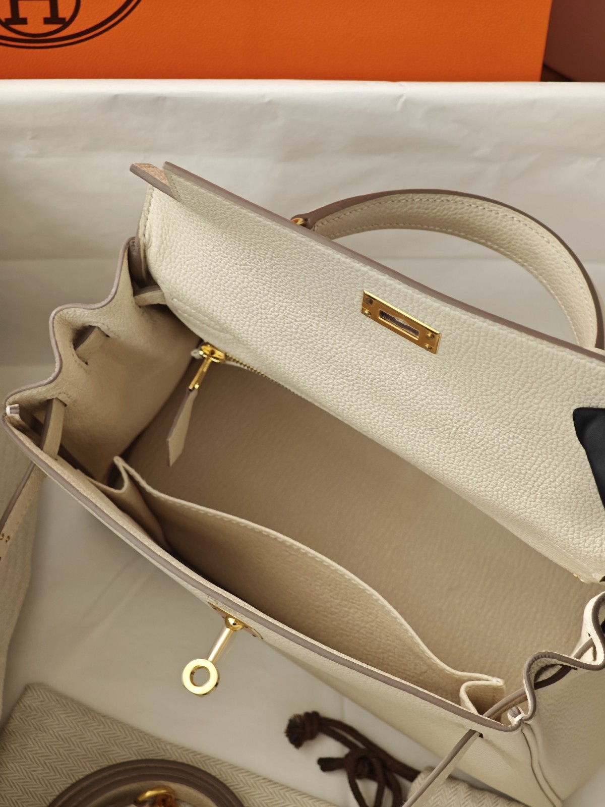 Shebag hand made Hermes Kelly 25 inner stitching review(Sep 2025 updated)-Best Quality Fake designer Bag Review, Replica designer bag ru Shebag hand made Hermes Kelly 25 inner stitching review(Sep 2025 updated)-Best Quality Fake designer Bag Review, Replica designer bag ru