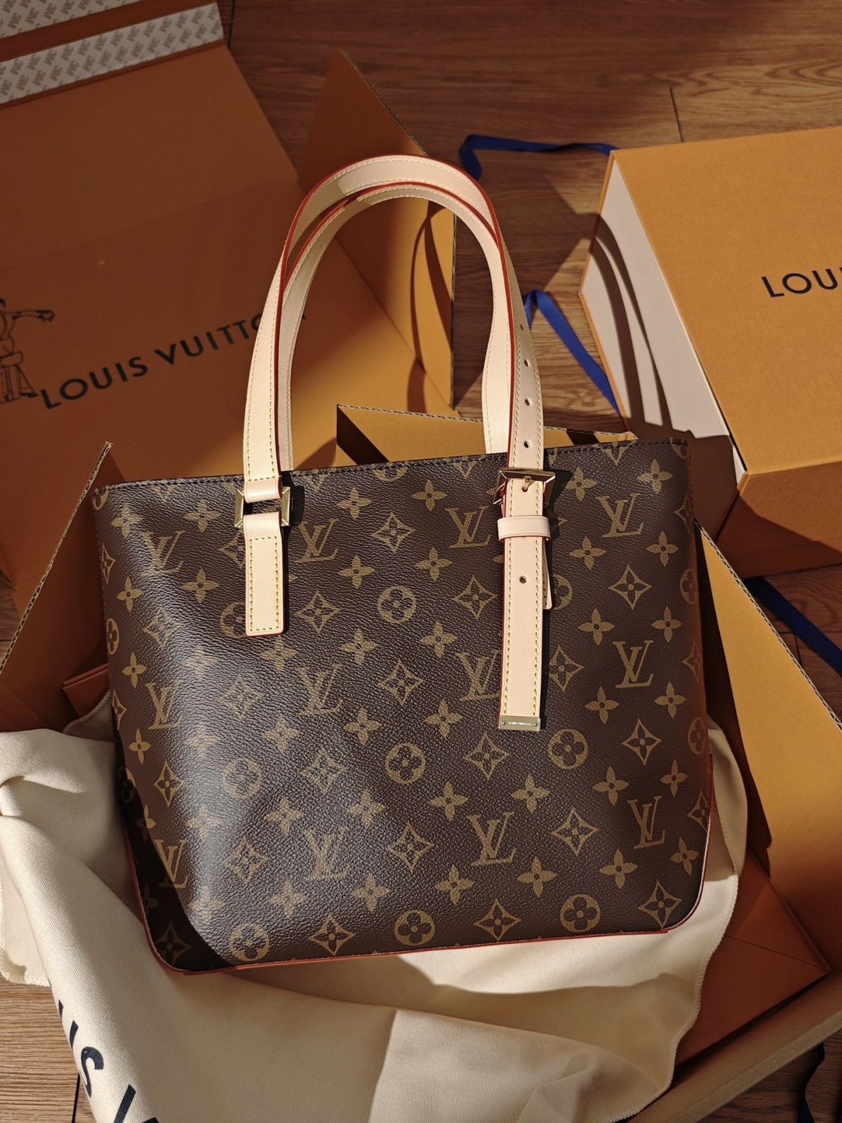Shebag top replica Louis Vuitton Piano M12095 bag new batch comes(Sep 2025 updated)-Best Quality Fake designer Bag Review, Replica designer bag ru