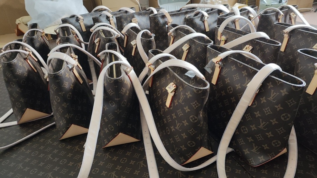Shebag top replica Louis Vuitton Piano M12095 bag new batch comes(Sep 2025 updated)-Best Quality Fake designer Bag Review, Replica designer bag ru