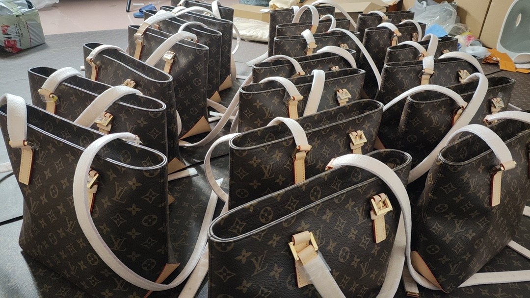 Shebag top replica Louis Vuitton Piano M12095 bag new batch comes(Sep 2025 updated)-Best Quality Fake designer Bag Review, Replica designer bag ru