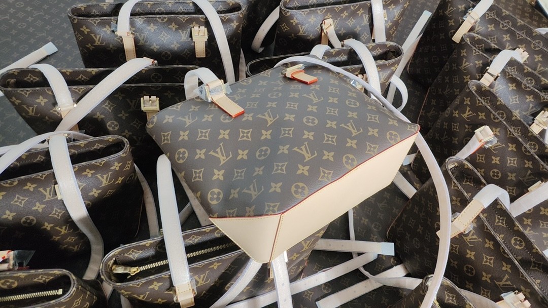 Shebag top replica Louis Vuitton Piano M12095 bag new batch comes(Sep 2025 updated)-Best Quality Fake designer Bag Review, Replica designer bag ru