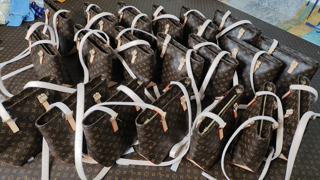 Shebag top replica Louis Vuitton Piano M12095 bag new batch comes(Sep 2025 updated)-Best Quality Fake designer Bag Review, Replica designer bag ru