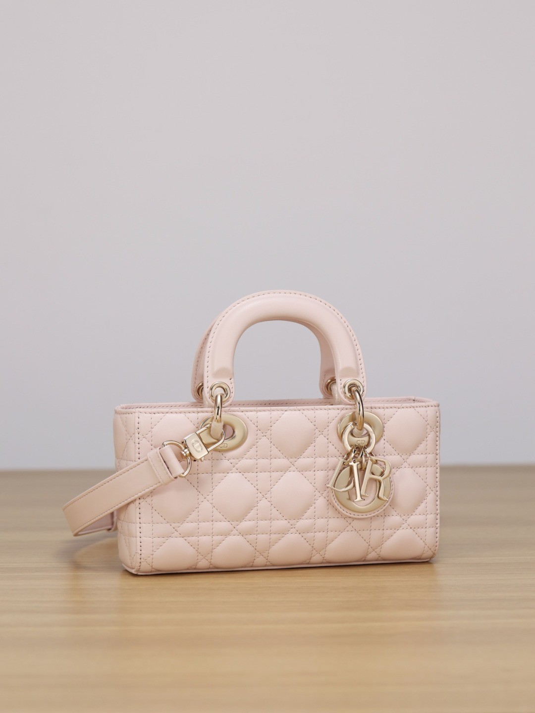 Shebag super replica Dior pink bag Lady Dior review(Oct 2025 updated)-Best Quality Fake designer Bag Review, Replica designer bag ru