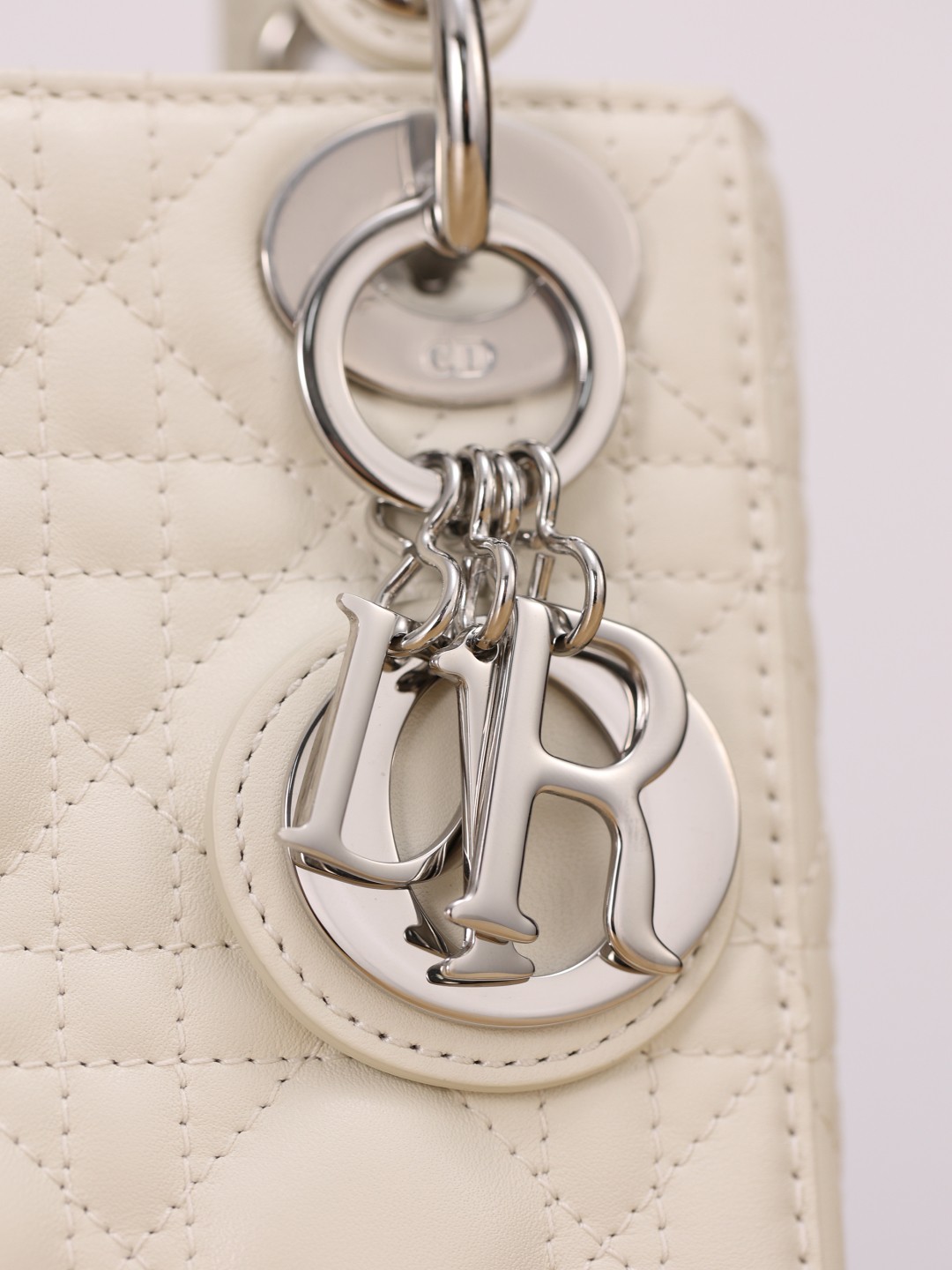 Shebag Super quality Lady Dior Snow White bag(Oct 2025 updated)-Best Quality Fake designer Bag Review, Replica designer bag ru