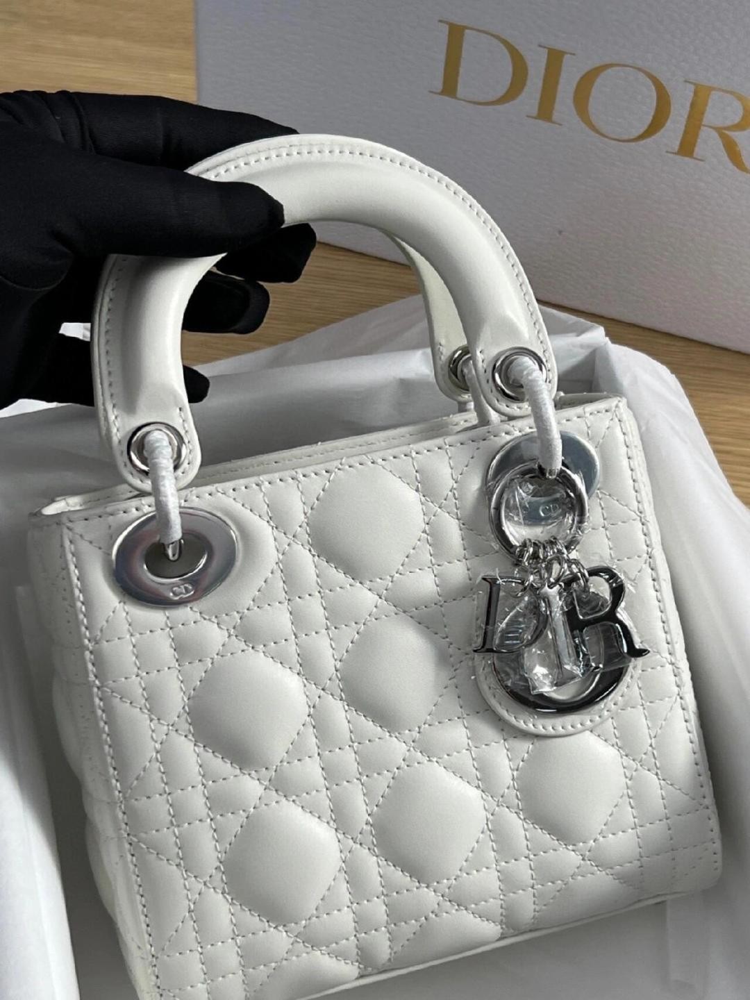 Shebag Super quality Lady Dior Snow White bag(Oct 2025 updated)-Best Quality Fake designer Bag Review, Replica designer bag ru